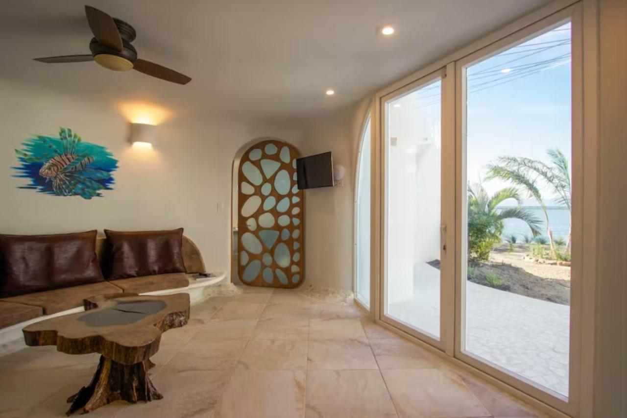 Alterhome Swan Villas With Swimming Pool And Ocean Views Placencia Exterior photo