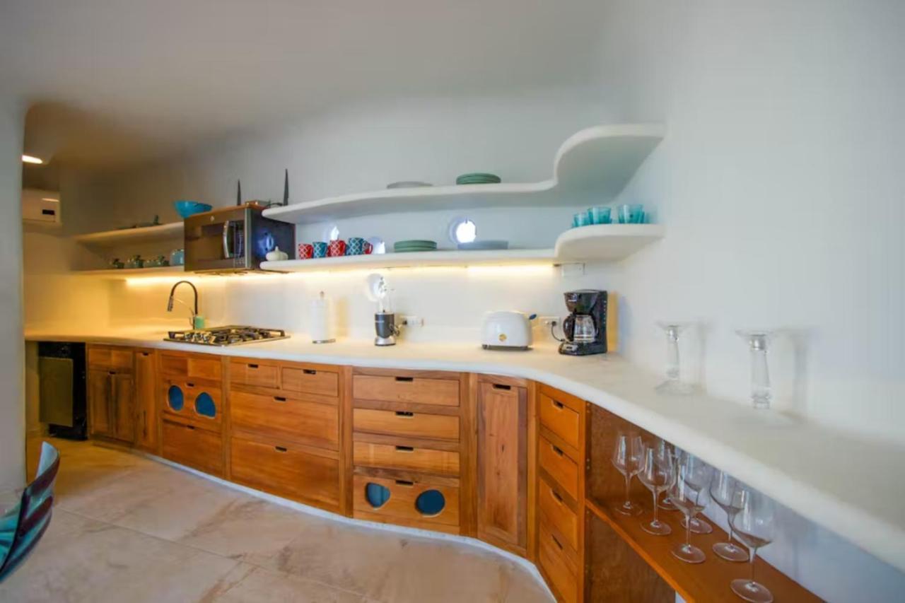 Alterhome Swan Villas With Swimming Pool And Ocean Views Placencia Exterior photo