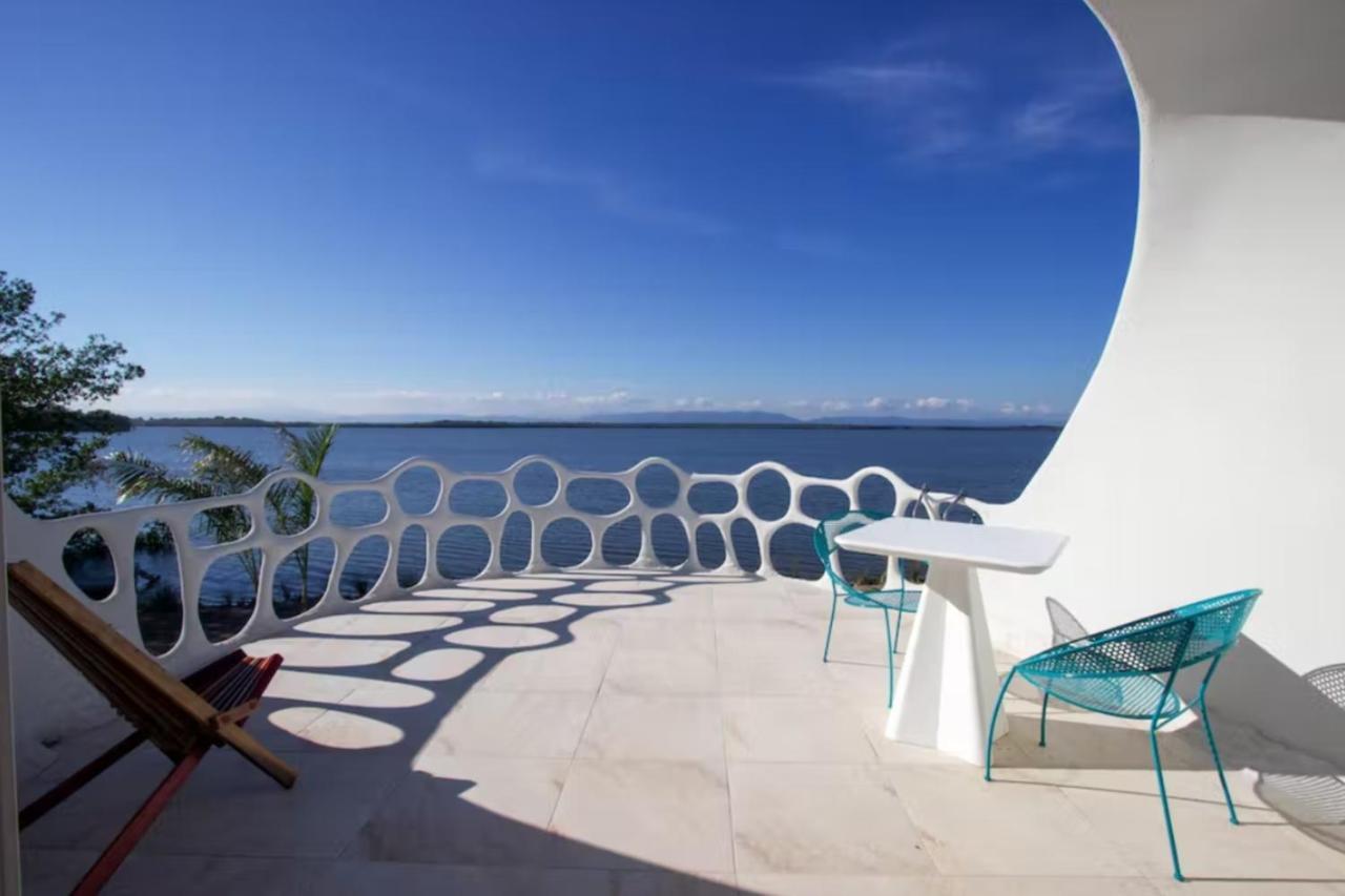 Alterhome Swan Villas With Swimming Pool And Ocean Views Placencia Exterior photo