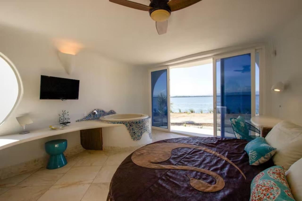 Alterhome Swan Villas With Swimming Pool And Ocean Views Placencia Exterior photo